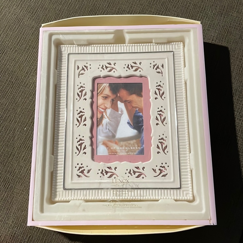 NWT Lenox “Gift of Knowledge” small frame